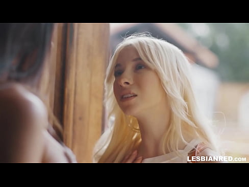 ❤️ A lány néhány hónap után hazajön, és végül a mostohaanyja punciját eszik. Pornó videó at hu.tubsexer-porn.ru ❤