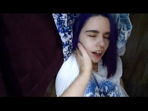 ❤️ Megtaláltam a nővéremet a szekrényben, és segítettem neki elélvezni. Pornó videó at hu.tubsexer-porn.ru ❤