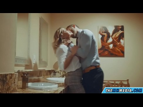 ❤️ Amikor egy bögyös szőke elcsábít egy nyilvános WC-ben Pornó videó at hu.tubsexer-porn.ru ❤